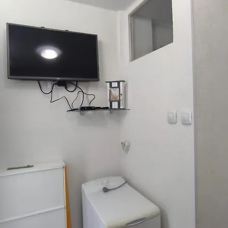 Studio In Town Centre *