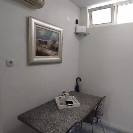 Studio In Town Centre Appartement Omiš
