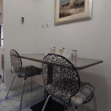 Studio In Town Centre Appartement Omiš
