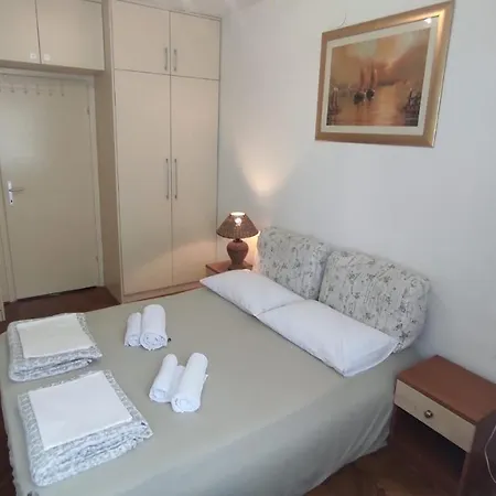 Studio In Town Centre *