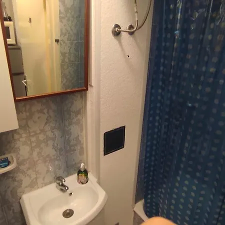 Studio In Town Centre *